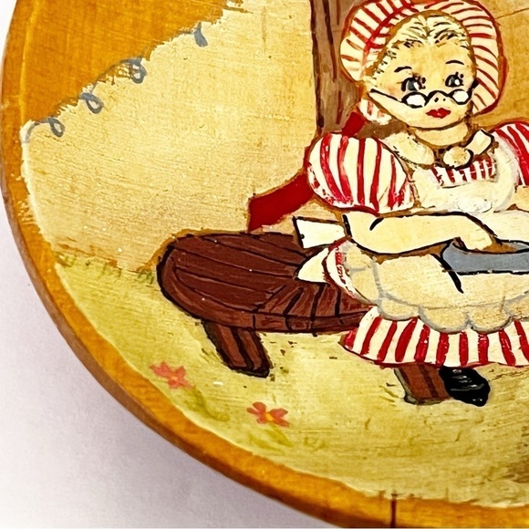 Norwegian Folk Art Hand-Painted Wooden Spoon Girl Bonnet Tree Chicks Signed - Picture 16 of 16